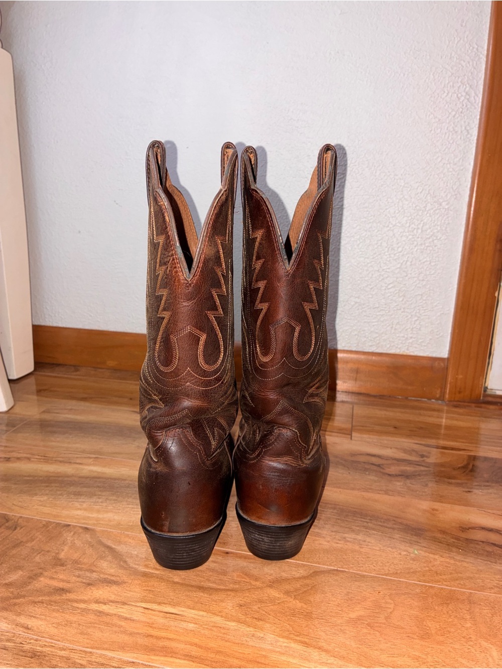 Ariat Women’s Heritage Round Toe Western Cowboy/Cowgirl Boots- size 9 B - Picture 5 of 11